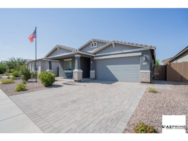 Building Photo - Stylish 3/2.5 Laveen Home - Natural Light ...
