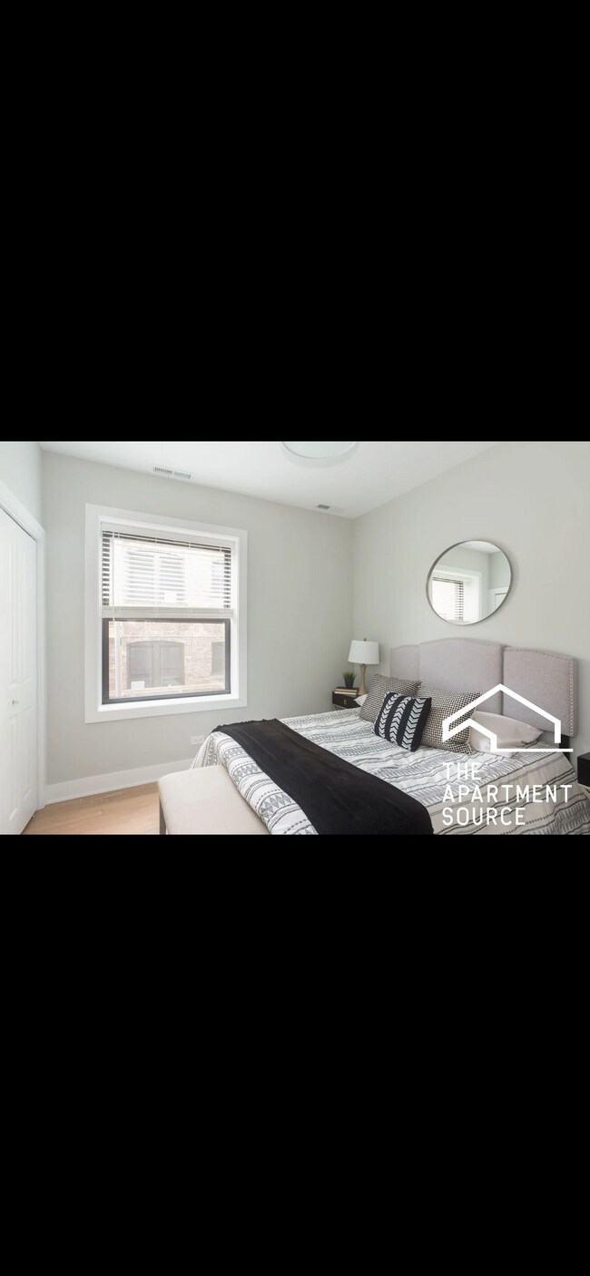 Photo - 4406 N Seeley Ave Unit 3B