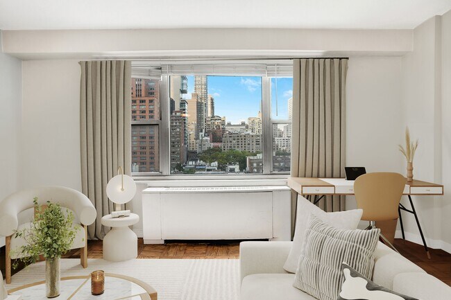 Photo - 220 E 60th St