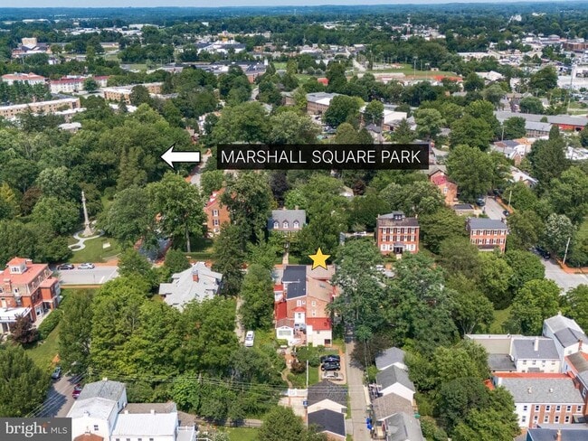 Photo - 318 N Matlack St Unidad 2R