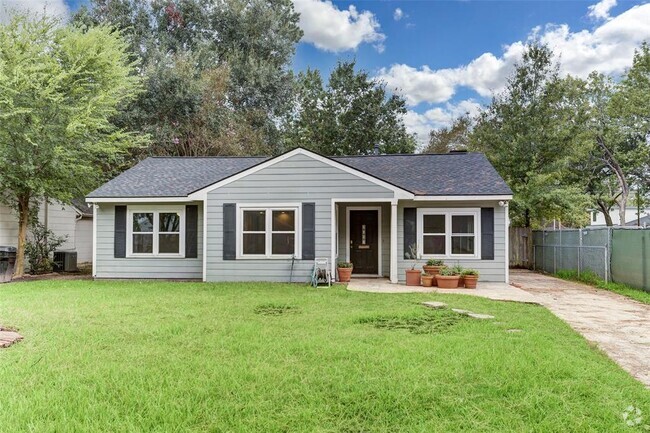 Building Photo - 1717 Viking Dr Rental
