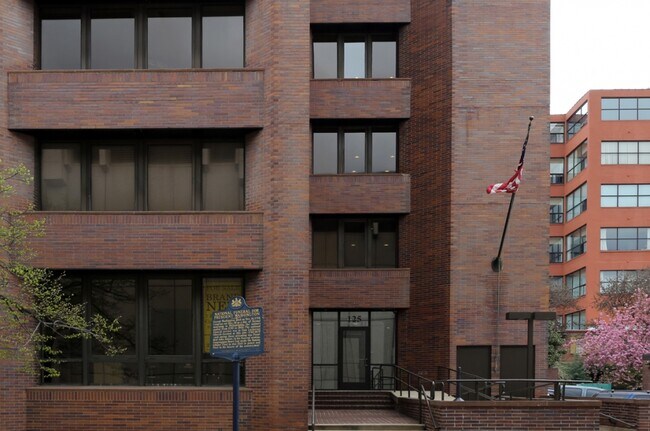 Photo - 125 N 4th St