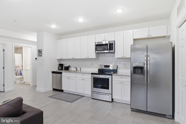 Photo - 925 N Broad St Unit 3G