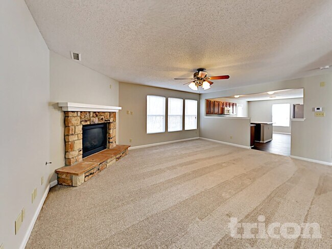 Photo - 7921 Crackling Ln
