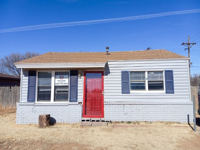 Building Photo - $0 First Month's Rent / $0 Deposit at Move-in