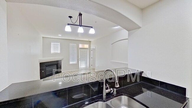 Photo - 1747 N Pearl St Unit 102