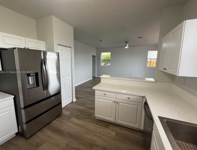 Photo - 2479 NE 4th St