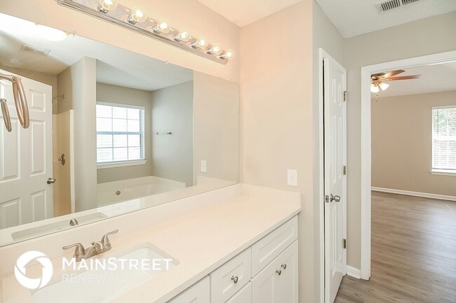 Photo - 210 Teak Ln
