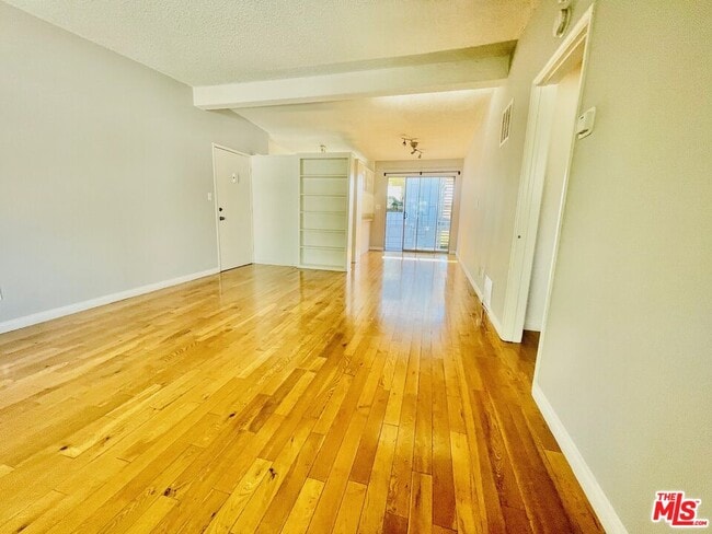 Photo - 941 N San Vicente Blvd Unidad 12