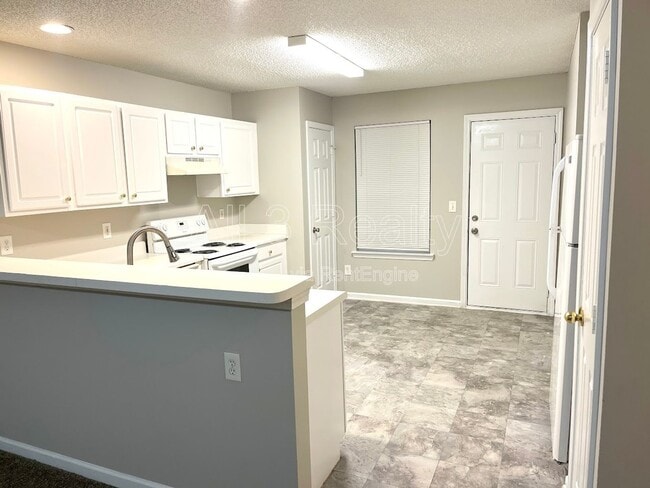 Photo - 311 Coral Cir