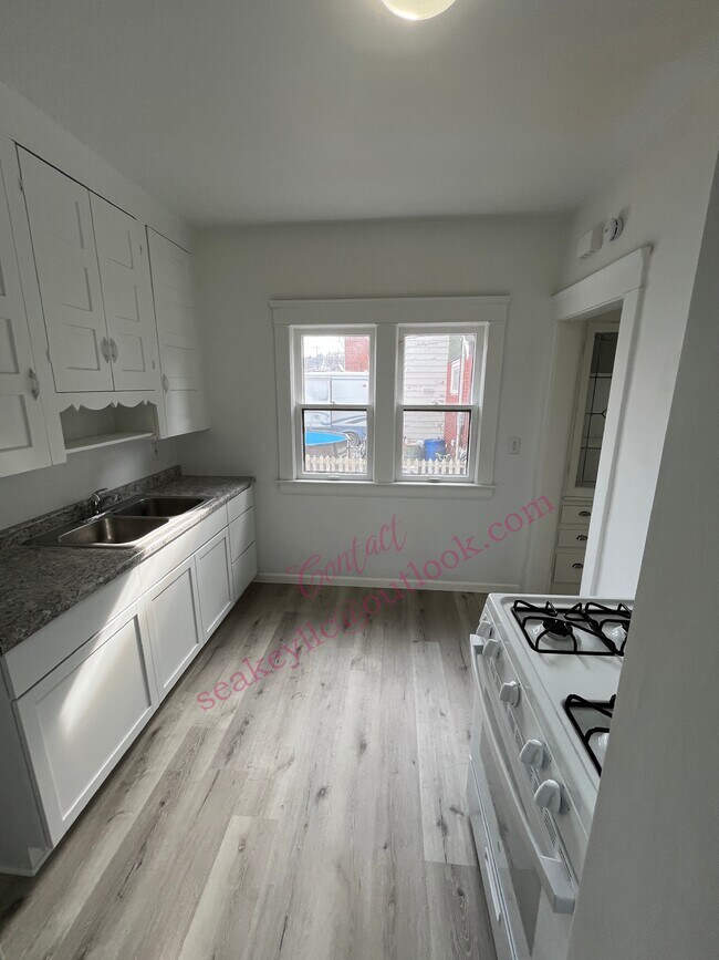 Kitchen - 3191 W 116th St