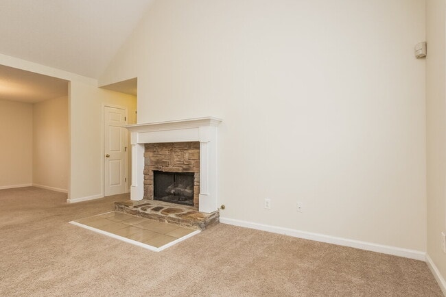 Photo - 19 Eagle Point Ct