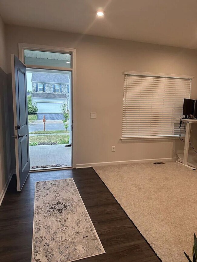 Photo - 452 Steeplechase St