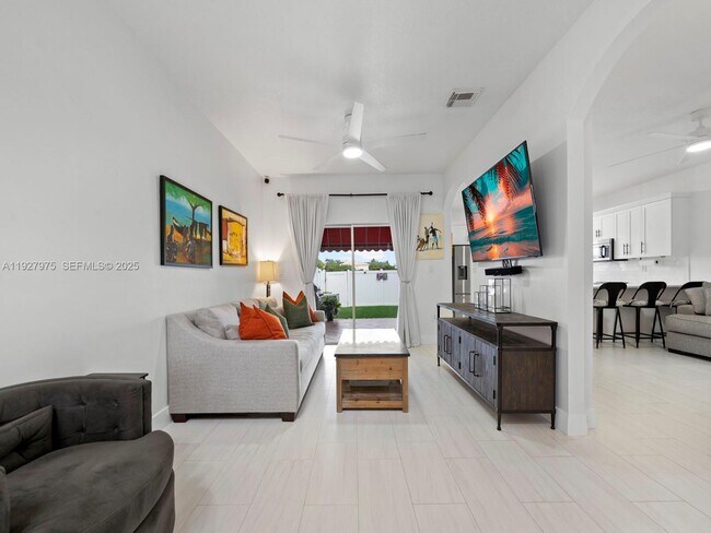 Building Photo - 12881 SW 49th Ct