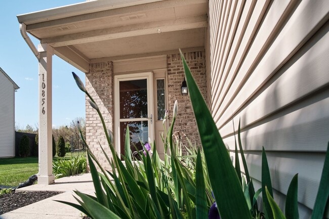 Photo - For Rent-4BDRM, 2.5BA Home in Ashwood