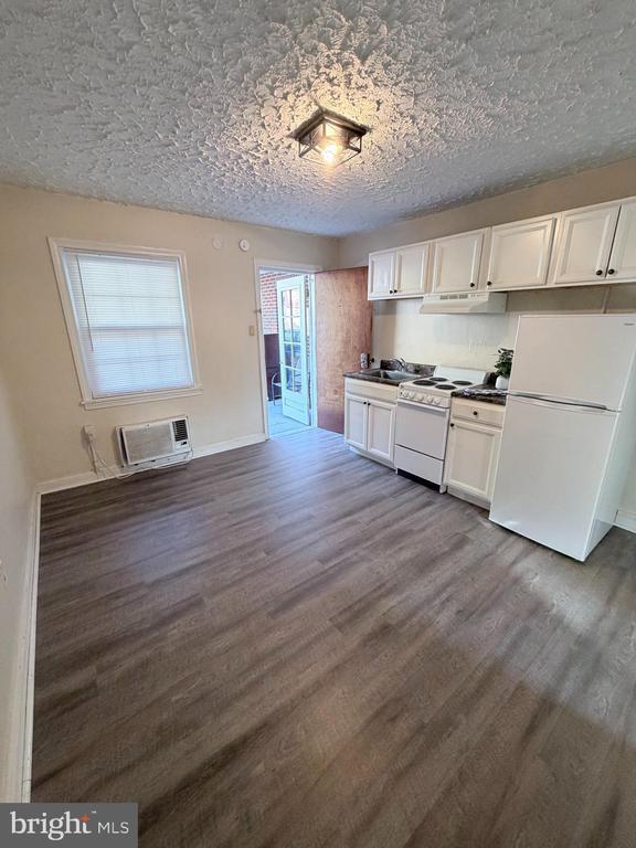 Photo - 268 Wilkes St Unit 9