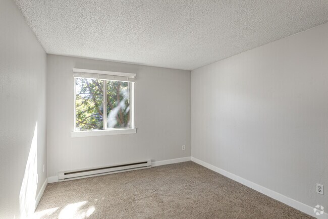 2BR, 1BA - 844SF