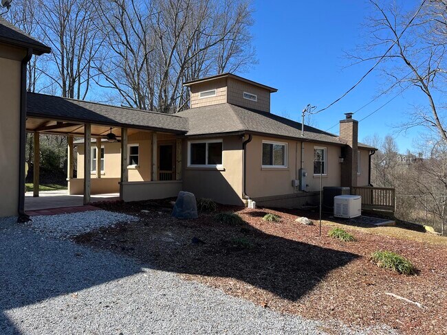1018 Kilpatrick Road-Beautiful Horse Shoe ... - 1018 Kilpatrick Road-Beautiful Horse Shoe ... House