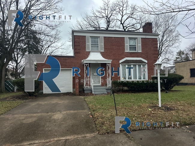 Building Photo - Charming House in Dayton