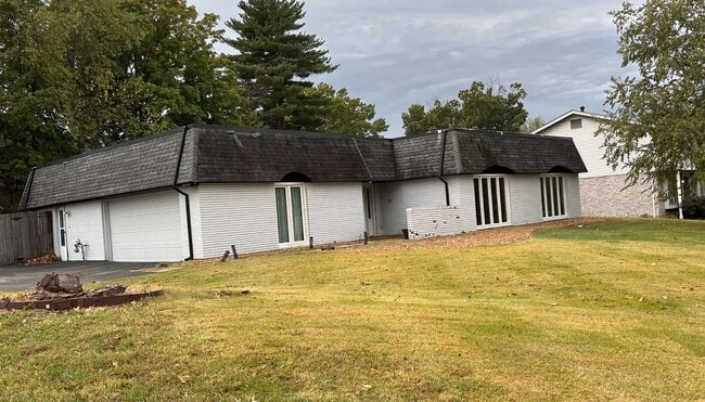 Building Photo - Specious Home for Rent in Manchester Mo