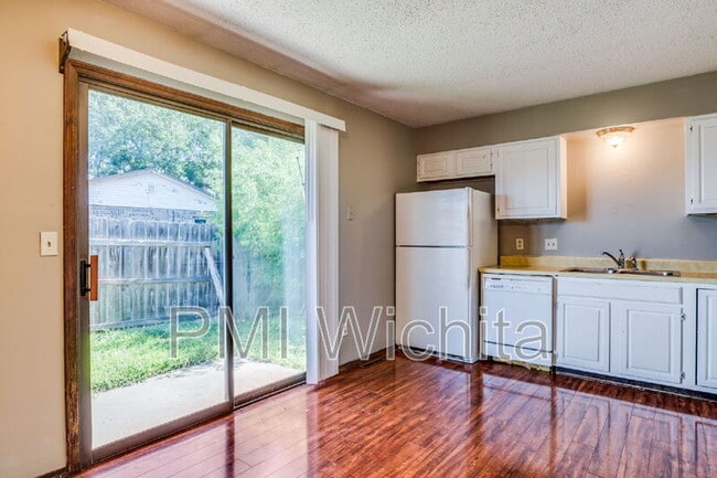 Photo - 3216 S Walnut St