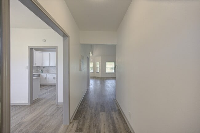 Photo - 7109 Kari Ln