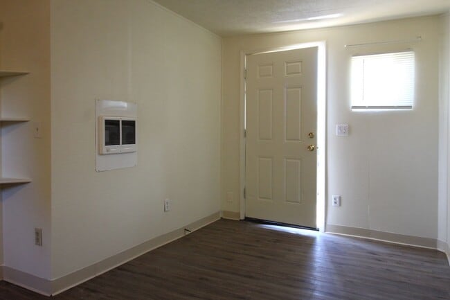 Photo - 4115 Homedale Rd