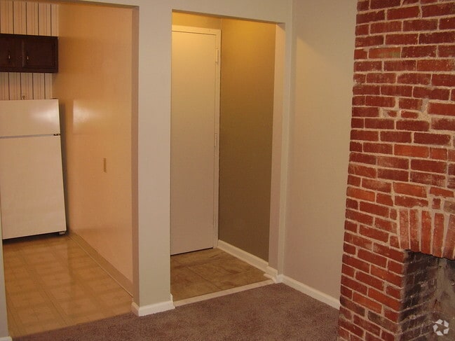 Building Photo - 5523 Ellsworth Ave Unit B4 Rental