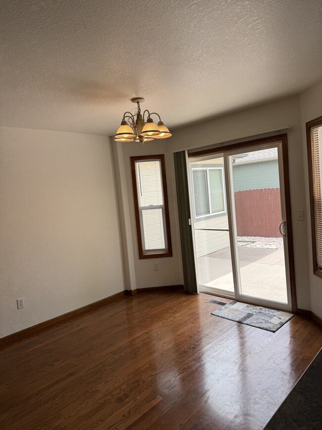 Photo - 3011 Ivy Dr