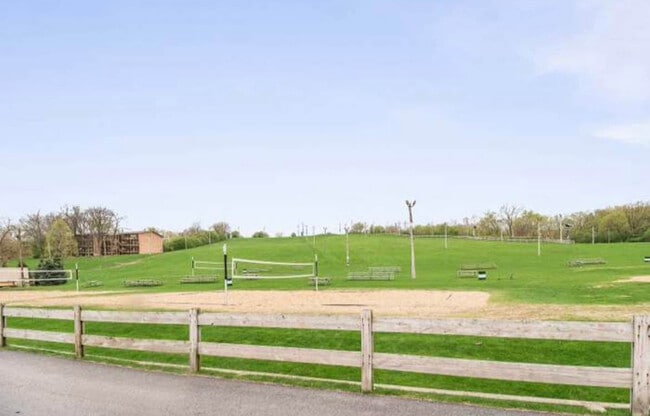 Photo - 5800 Oakwood Dr Unit Four Lakes Lisle  5F