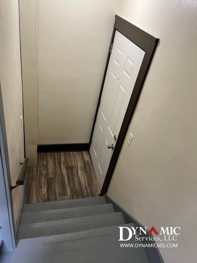 Photo - Upper Level 2 Bedroom, 1 Bathroom Duplex - Tenant Pays ALL Utilities