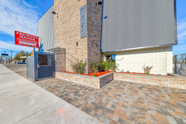 Building Photo - Fremont Manor Rental