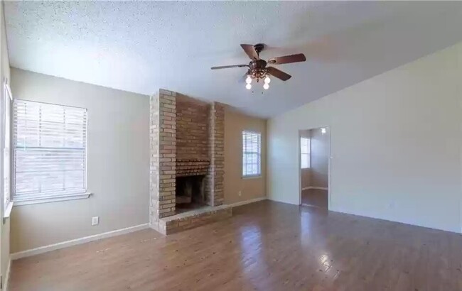 Photo - 2722 Daniel Boone Trl