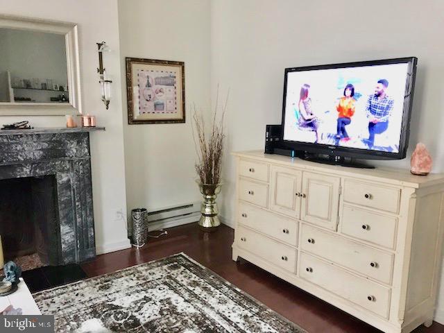 Building Photo - 1300 Spruce St Unit 2D