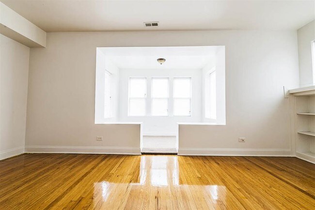 Photo - 6954 S Calumet Ave