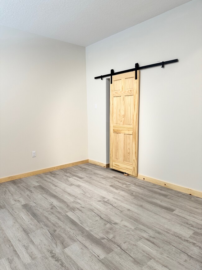 Photo - 1212 Heckman Ct