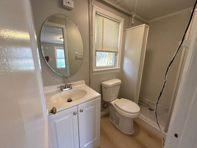 Photo - 12102 Belair Rd Unidad Motel 3