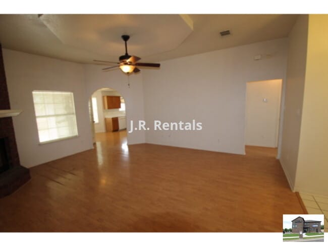 Photo - 5211 James Loop