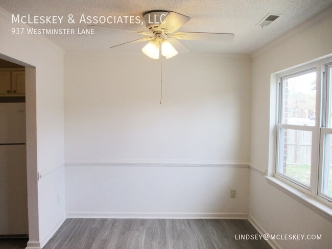 Photo - 937 Westminster Ln