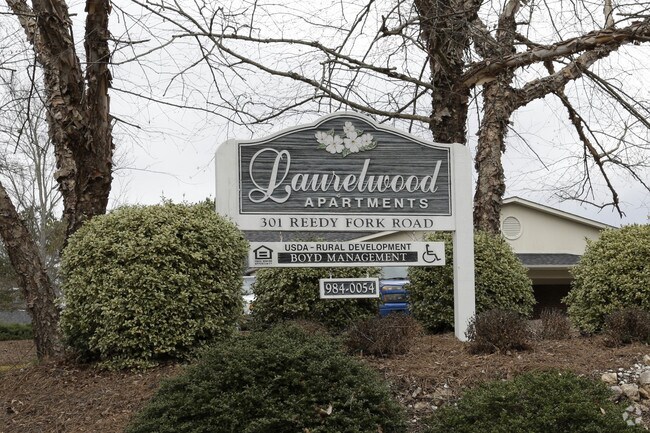 Photo - Laurelwood Apartments