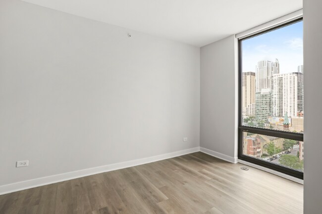 Photo - 217 S Halsted St