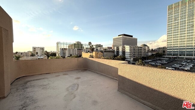 Photo - 701 S Kingsley Dr Unidad 405