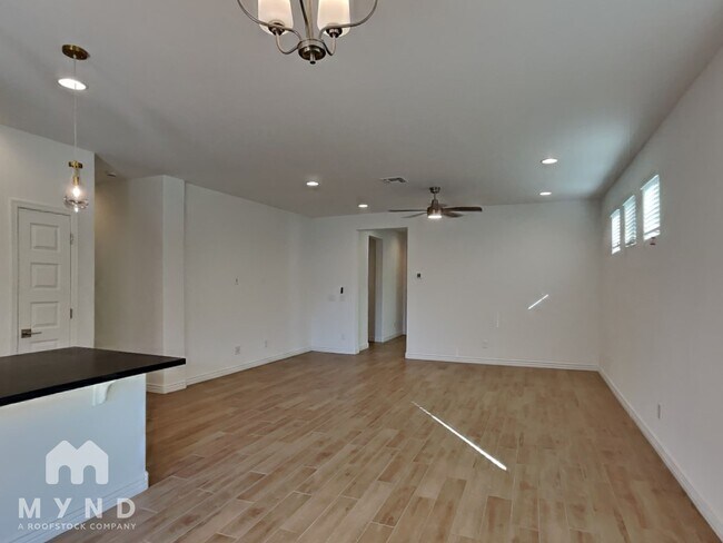 Photo - 9959 W Whitton Ave