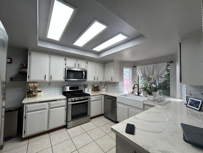 Photo - 1633 Jon Gilbert Ln