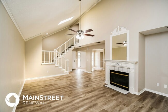 Photo - 8054 Loch Lomond Ln