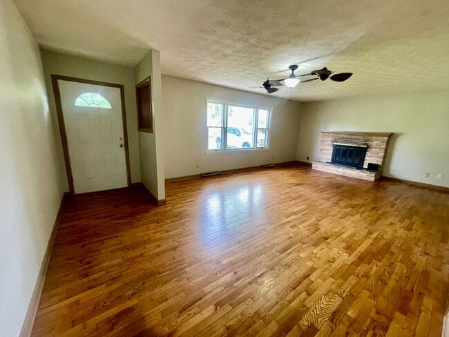 Photo - 1201 E Lark St