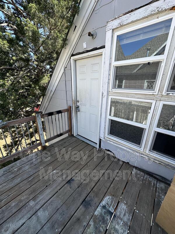 Building Photo - 1203 11th St