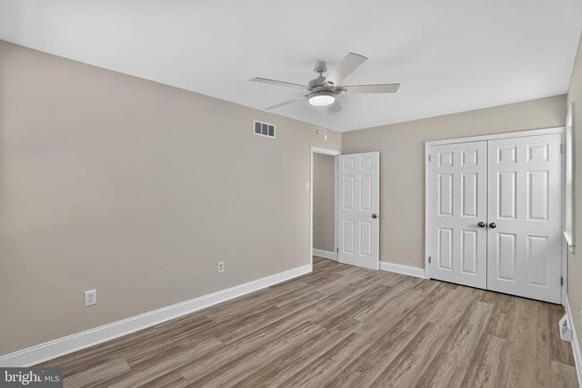 Photo - 9312 Edmund St