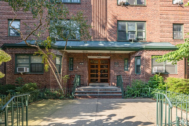 Building Entrance - 3420 79th St