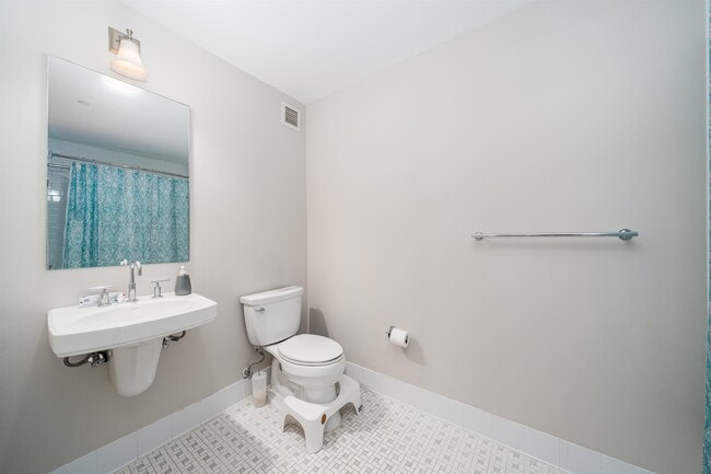 Photo - 700 Grove St Unit 12R